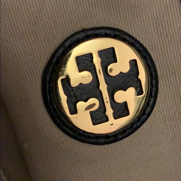 Tory Burch Leather Purse with Embossed Logo - Picture 5 of 5